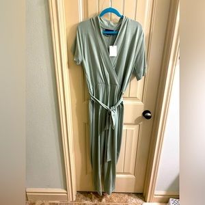 Hatch nurse to errands onesie size 3 (large)